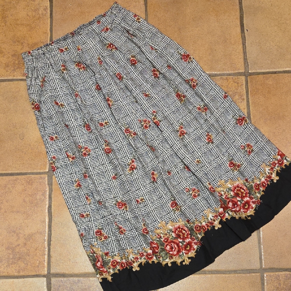 Vintage Floral Patterned Skirt Size S/M - Waist 28-31"